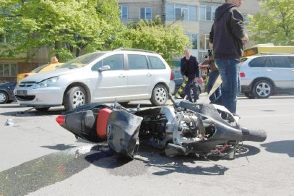 Motociclist rănit de Ţânţăreanu